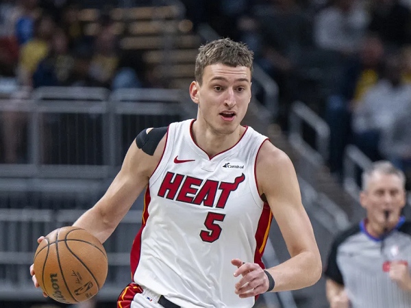 Nikola Jovic bersyukur pernah diberi ilmu oleh Jimmy Butler.