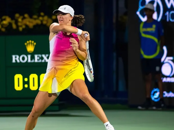 Tampil Tanpa Ampun, Iga Swiatek Luluh Lantakkan Victoria Azarenka Di Dubai