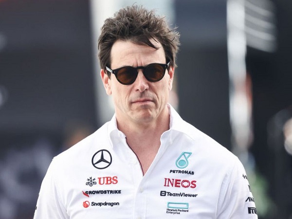 Toto Wolff tegaskan Mercedes tetap serius hadapi musim 2025.