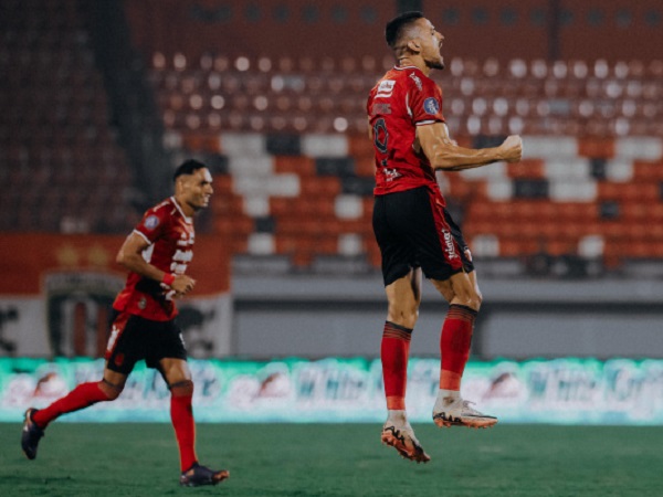 Penyerang Bali United, Boris Kopitovic