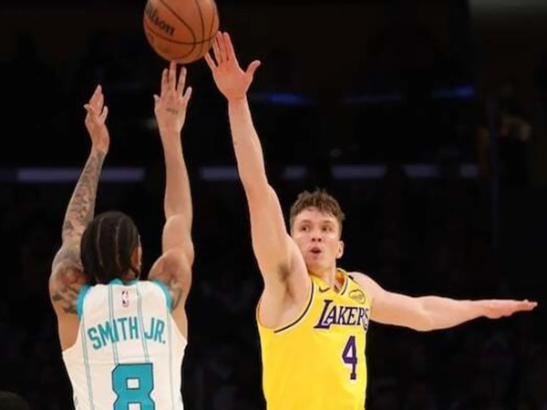 Hornets Pecundangi Lakers yang Bermain Buruk di Kandang