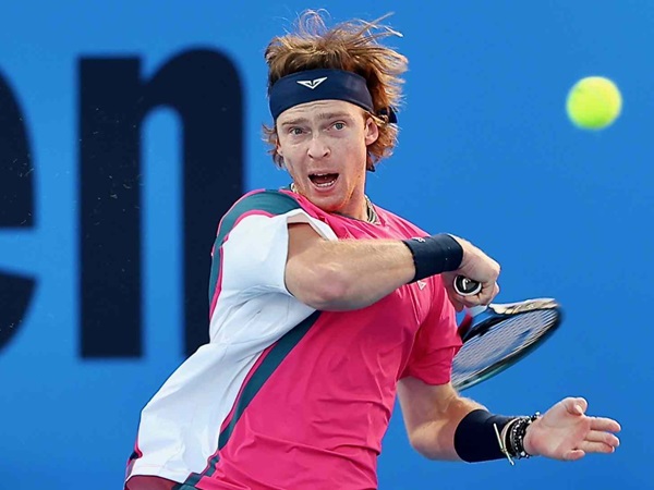 Terlibat Laga Dramatis, Andrey Rublev Benamkan Alex De Minaur Di Doha