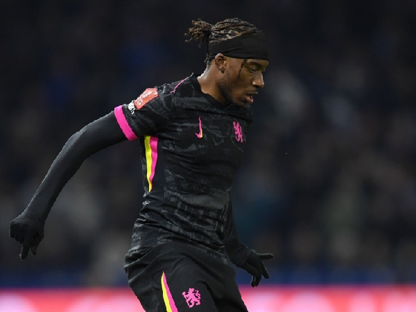 Noni Madueke menambah daftar cedera Chelsea
