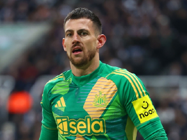 Penjaga gawang Newcastle United, Martin Dubravka