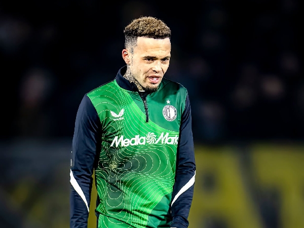 Bek Feyenoord, Quilindschy Hartman, gagal bergabung dengan Chelsea musim panas lalu