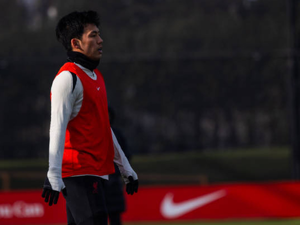 Selalu Siap Saat Dibutuhkan, Wataru Endo Begitu Spesial Bagi Arne Slot