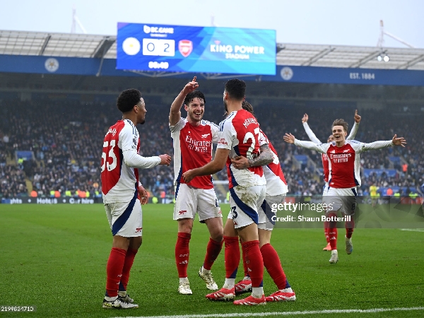 Arsenal berusaha mengejar Liverpool di puncak klasemen Premier League