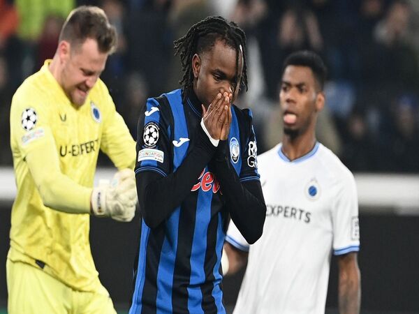 Ademola Lookman mendapatkan dukungan dari Samuel Eto'o, menyusul kritikan yang diterima oleh sang pemain Atalanta dari pelatih Gian Piero Gasperini / via Getty Images