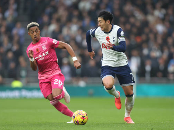 Melirik Catatan Tim Tamu Jelang Ipswich Town vs Tottenham di Premier League