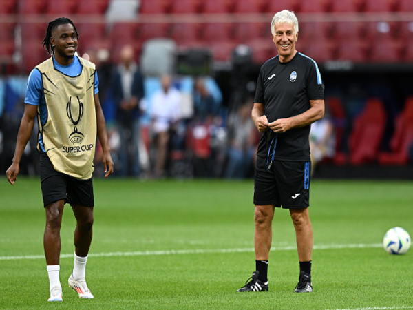 Gian Piero Gasperini memberikan klarifikasi terkait ucapan kontroversialnya yang 'menyerang' sosok Ademola Lookman / via Getty Images