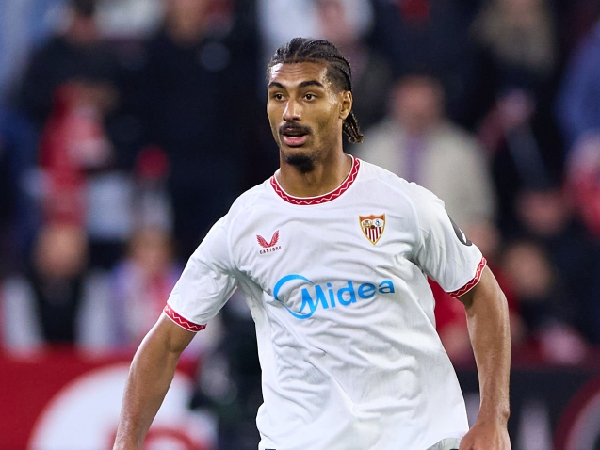 Chelsea membidik bek Sevilla, Loic Bade