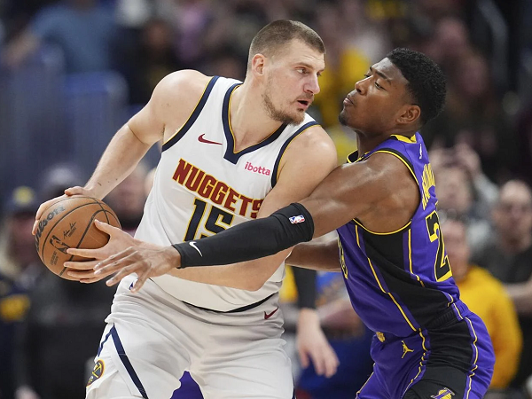 Rui Hachimura tidak alami cedera usai alami rasa sakit luar biasa versus Denver Nuggets.