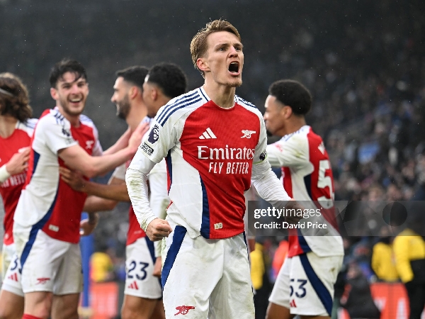 Paul Merson mengomentari penurunan performa yang dialami Arsenal