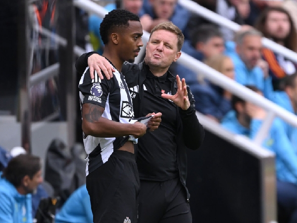 Joe Willock dan manajer Newcastle United, Eddie Howe