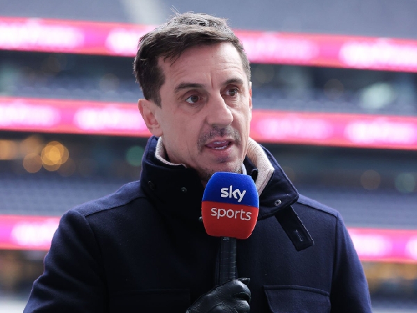 Gary Neville membahas persaingan Arsenal dan Liverpool
