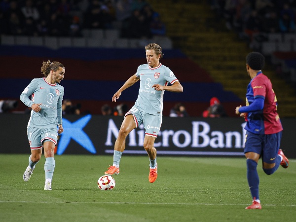 Atletico Madrid imbangi Barcelona 4-4
