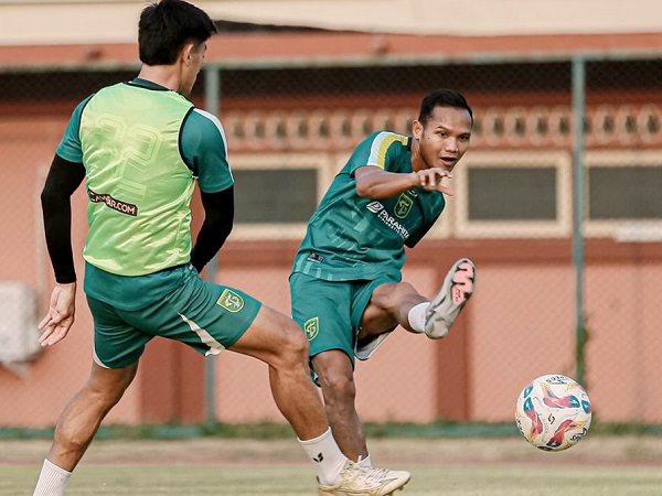 Gelandang Persebaya Surabaya, Oktafianus Fernando ungkap duka atas berpulangnya Bejo Sugiantoro