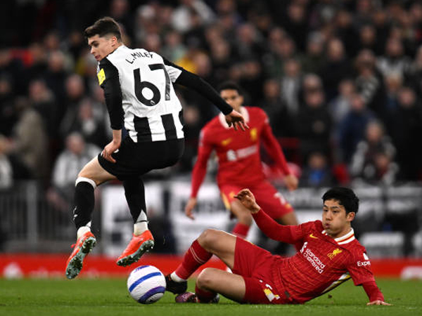 Menurut Arne Slot, Dedikasi Wataru Endo Jadi Kunci Konsistensi Liverpool