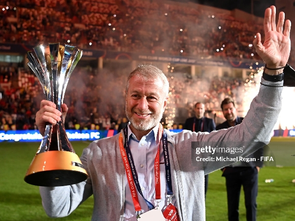 Roman Abramovich dipuji oleh mantan CEO Chelsea, Peter Kenyon