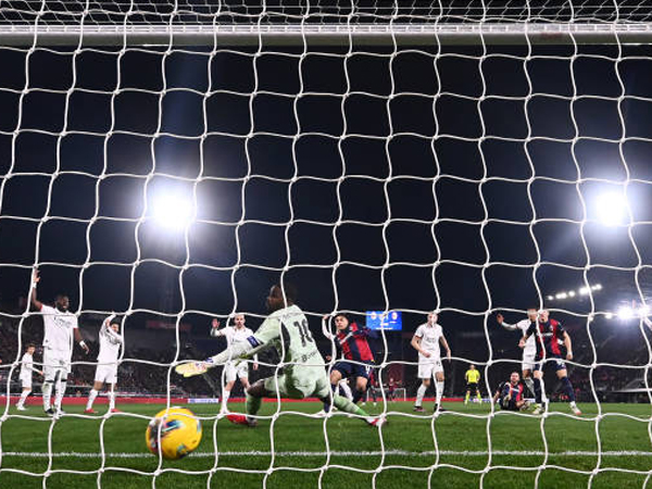 Gol Kontroversial Castro Warnai Kekalahan 2-1 AC Milan dari Bologna