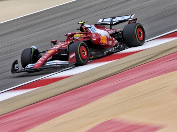 Lewis Hamilton Perlihatkan Pertanda Baik dalam Uji Coba di Bahrain