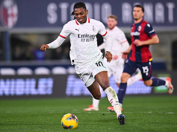 Rafael Leao Sindir VAR Usai Kekalahan 2-1 AC Milan dari Bologna