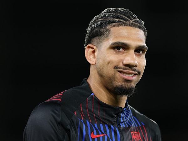 Ronald Araujo Cerita Kartu Merah Saat Melawan PSG