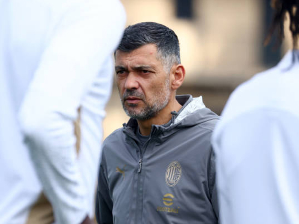 Arrigo Sacchi Desak AC Milan Berpisah dengan Sergio Conceicao