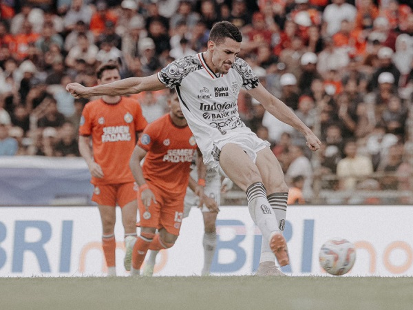 Penyerang Bali United, Boris Kopitovic