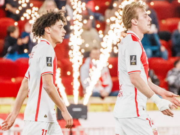 Mika Biereth dan Maghnes Akliouche