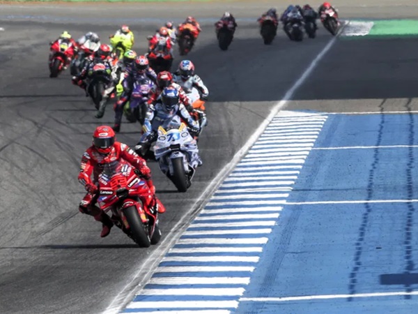 Hasil Sprint MotoGP Thailand: Marc Marquez Petik Kemenangan Pertama