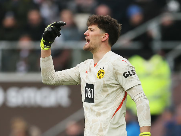 Kiper Borussia Dortmund