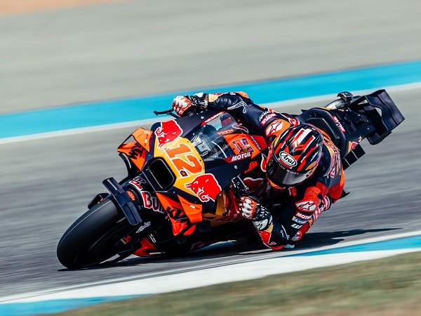 Maverick Vinales kecewa tidak bisa optimal di sprint race GP Thailand.