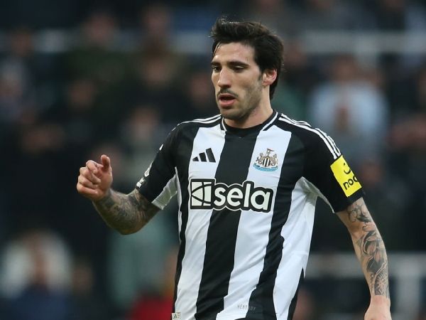 Gelandang Newcastle United, Sandro Tonali