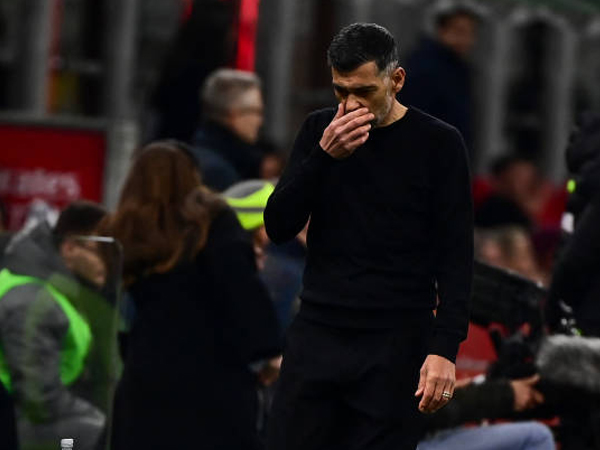 Kalah dari Lazio, Sergio Conceicao Sebut AC Milan Terpengaruh Protes Fans