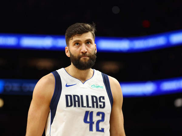 Maxi Kleber berpeluang untuk comeback di akhir musim reguler 2024-2025.