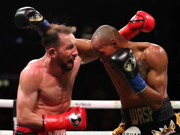 Alberto Puello (kanan) dan Sandor Martin. (Foto: Fight TV)