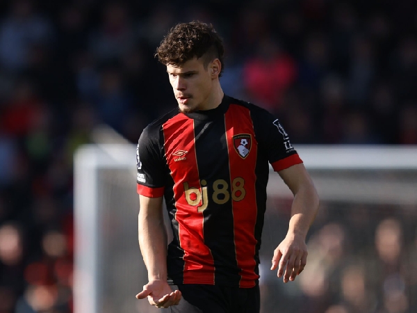 Bek kiri Bournemouth, Milos Kerkez, masuk dalam radar Liverpool