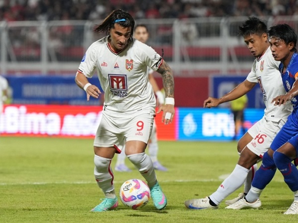 Penyerang Malut United FC, Diego Chino Martinez mencetak brace ke gawang Arema FC