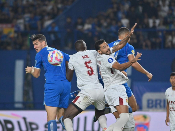 Persib mengalahkan Persik 4-1