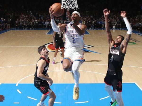 Oklahoma City Thunder unggul 3-1 ketika Shai Gilgeous-Alexander mencetak setidaknya 50 poin musim ini. (Foto: AP)