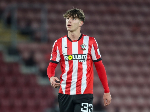 Gelandang muda Southampton, Tyler Dibling, jadi incaran Tottenham