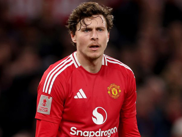 Victor Lindelof.