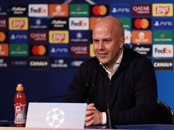 Arne Slot Akui Keunggulan PSG Meski Liverpool Menang di Parc des Princes