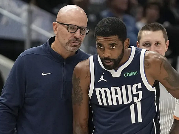 Jason Kidd tak setuju jika disebut memforsir menit bermain Kyrie Irving.