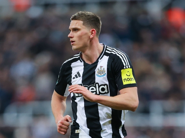 Bek Newcastle United, Sven Botman