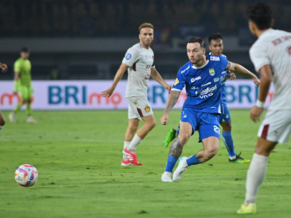 Kapten Persib, Marc Klok