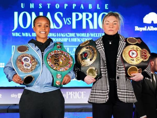 Natasha Jonas (kiri) dan Lauren Price. (Foto: Fight TV)