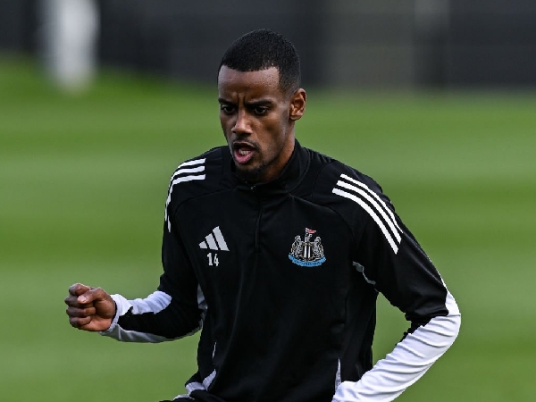 Striker Newcastle United, Alexander Isak, sedang berjuang dengan masalah kebugaran