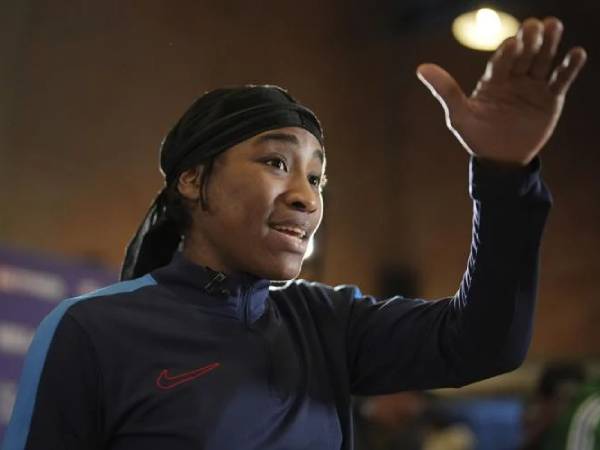 Cindy Ngamba berlatih bersama para petarung top Inggris seperti Natasha Jonas dan Lauren Price, yang semakin memicu ambisinya untuk menjadi juara dunia. (Foto: Fight TV)